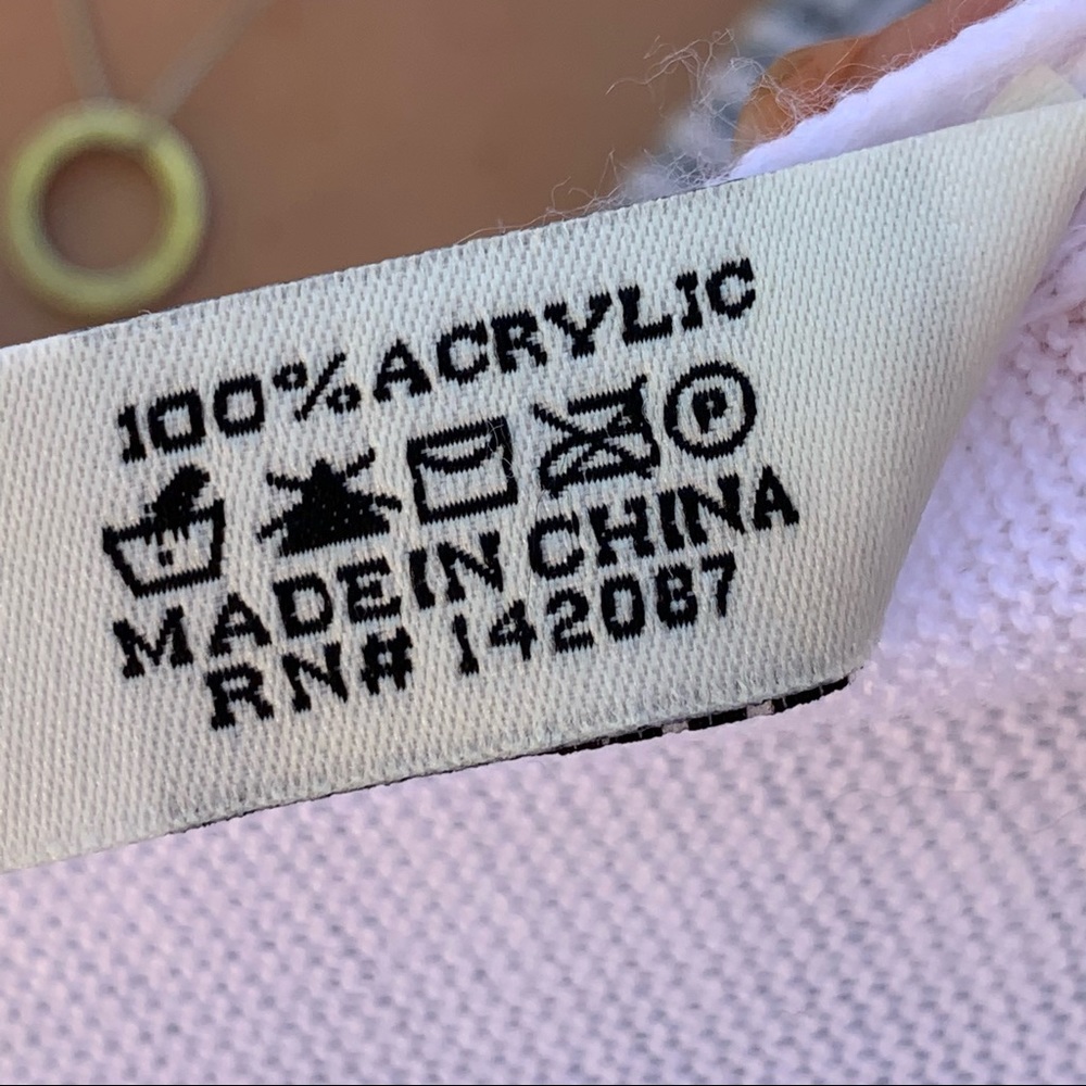 Simply Noelle White Cropped Cardigan Sweater | OS - Picture 6 of 6